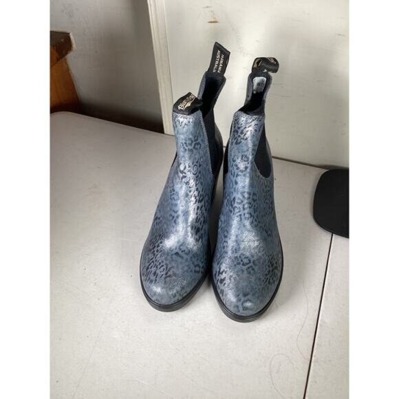 Blundstone Women's Chelsea Boots Size 9